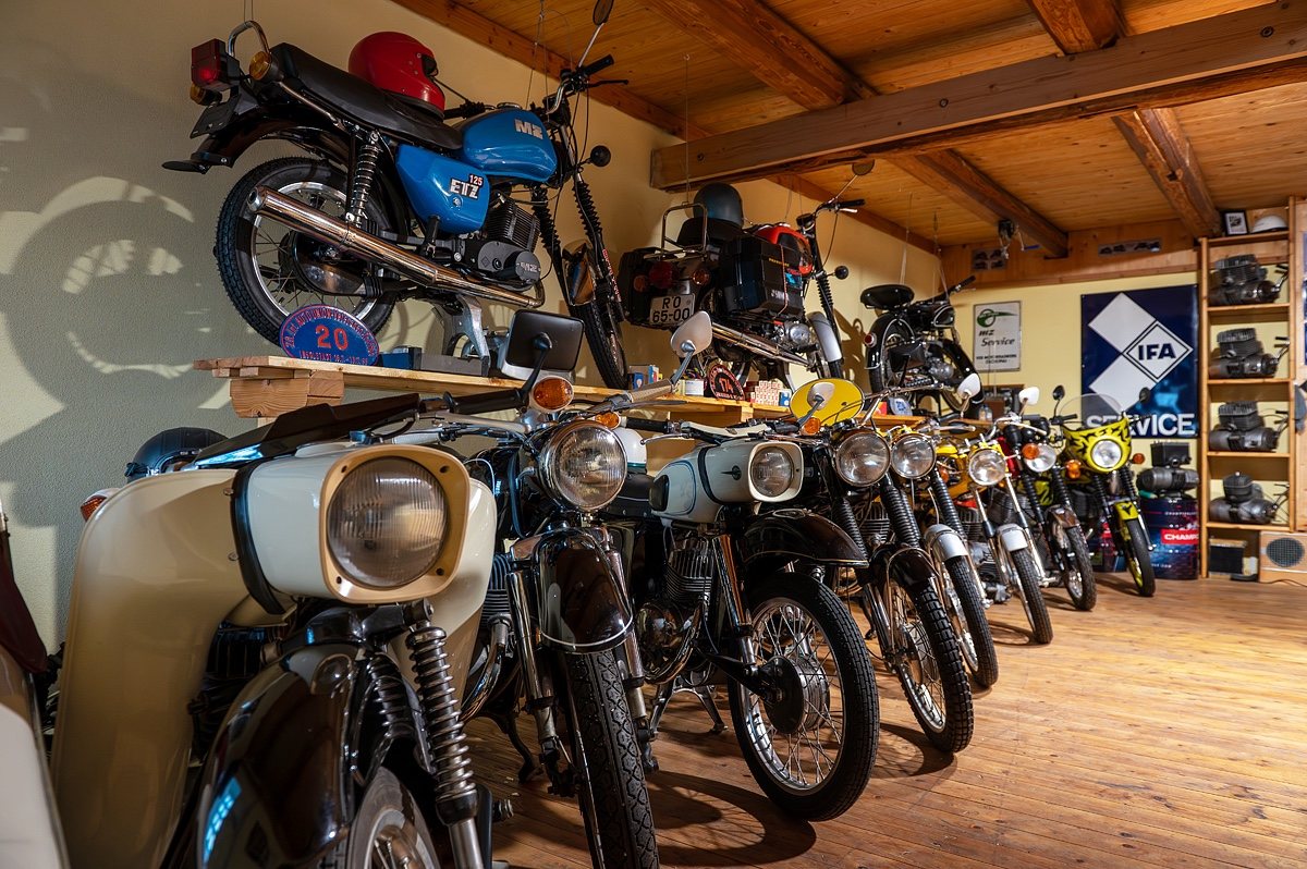 Motorräder in der Ausstellung